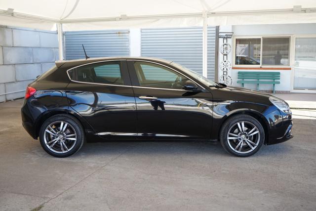 ALFA ROMEO Giulietta usata, con Autoradio