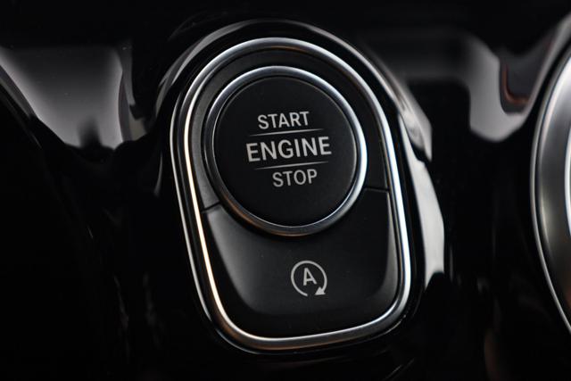 MERCEDES-BENZ CLA 200 usata, con Volante in pelle