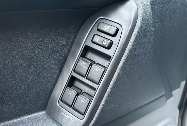 TOYOTA Land Cruiser usata, con Chiusura centralizzata