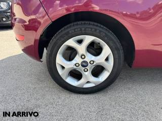 FORD Fiesta usata, con Specchietti laterali elettrici