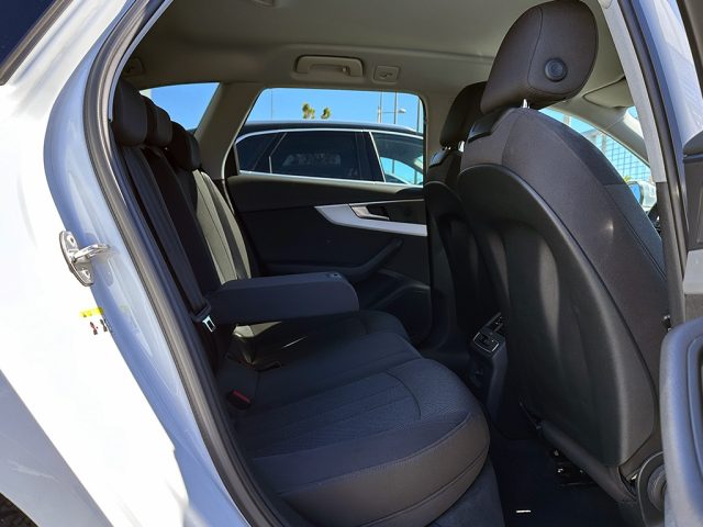 AUDI A4 usata, con Sensori di parcheggio anteriori