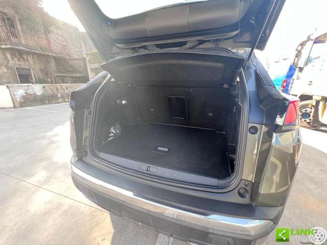 PEUGEOT 3008 usata, con Volante in pelle