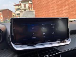 PEUGEOT 2008 usata, con Autoradio digitale