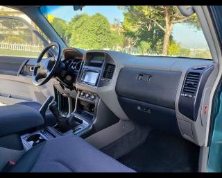 MITSUBISHI Pajero usata, con Sedile posteriore sdoppiato