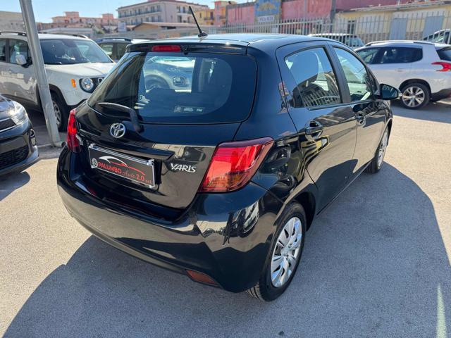 TOYOTA Yaris usata, con Autoradio