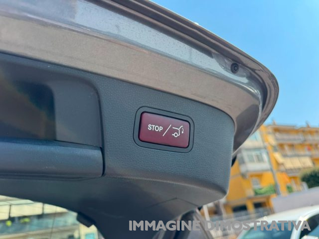 MERCEDES-BENZ GLA 200 usata, con Fari LED