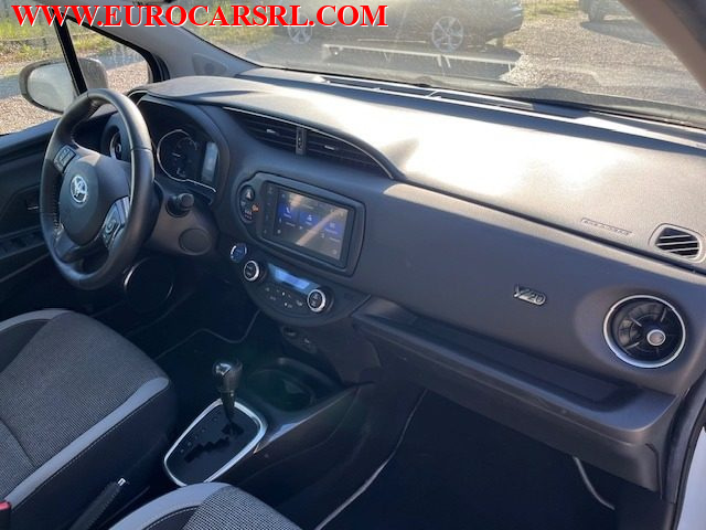 TOYOTA Yaris usata 24