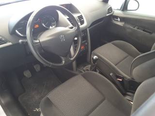 PEUGEOT 207 usata, con Autoradio