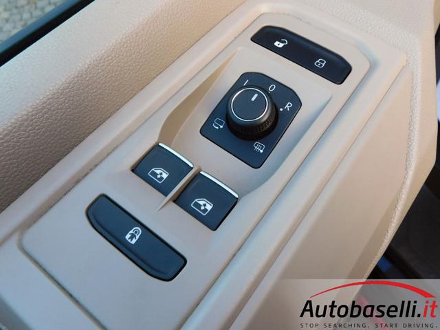 VOLKSWAGEN Multivan usata, con Fari full-led