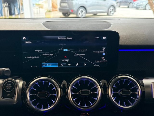 MERCEDES-BENZ GLB 200 usata, con Fari LED