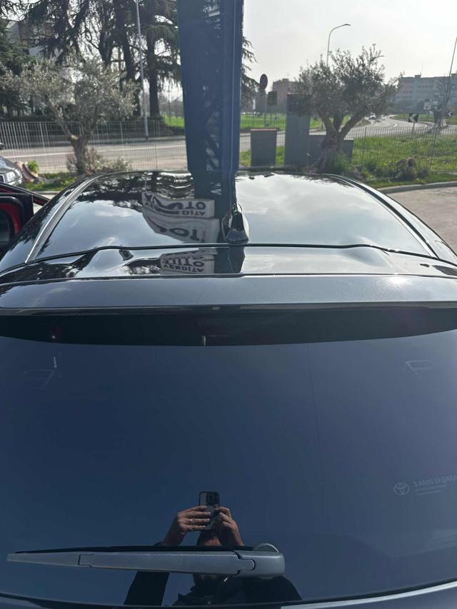 TOYOTA Yaris usata, con Specchietti laterali elettrici