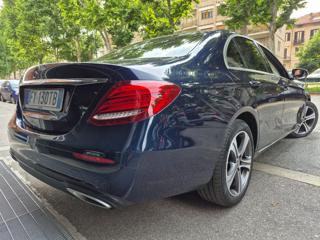 MERCEDES-BENZ E 220 usata, con Chiusura centralizzata