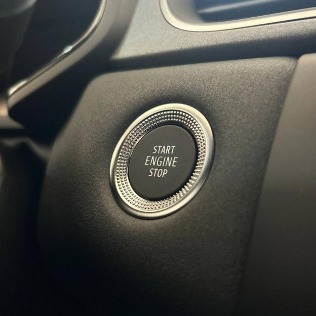 RENAULT Captur usata, con Bracciolo