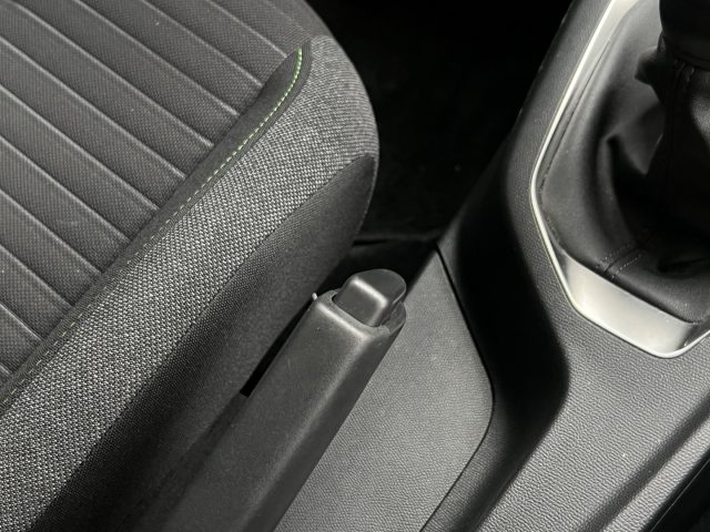 PEUGEOT 208 usata, con Luci diurne LED