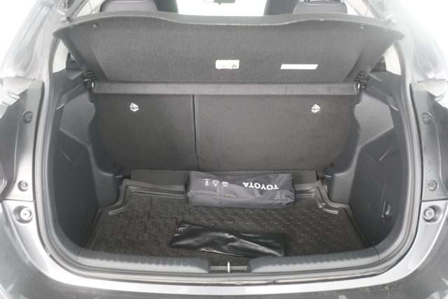 TOYOTA Yaris usata 5