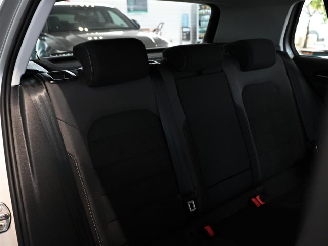 VOLKSWAGEN Golf usata, con Interni in pelle