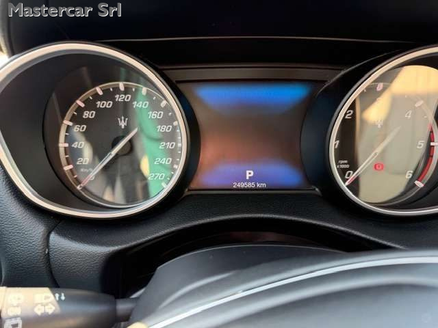 MASERATI Levante usata, con Park Distance Control