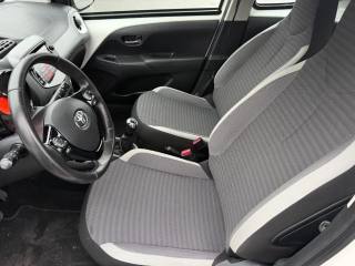 TOYOTA Aygo usata, con Airbag testa