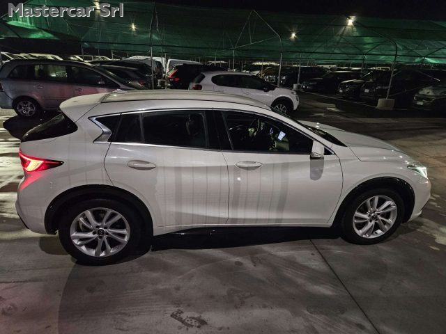 INFINITI Q30 usata, con Boardcomputer