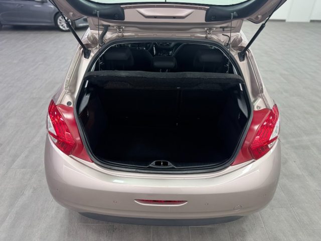 PEUGEOT 208 usata, con Fendinebbia