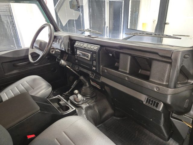 LAND ROVER Defender usata, con Servosterzo