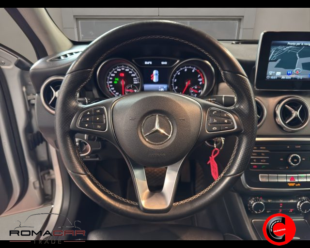 MERCEDES-BENZ GLA 180 usata, con Sistema di navigazione