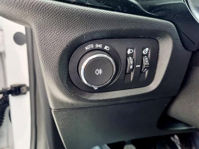 OPEL Corsa usata, con ESP