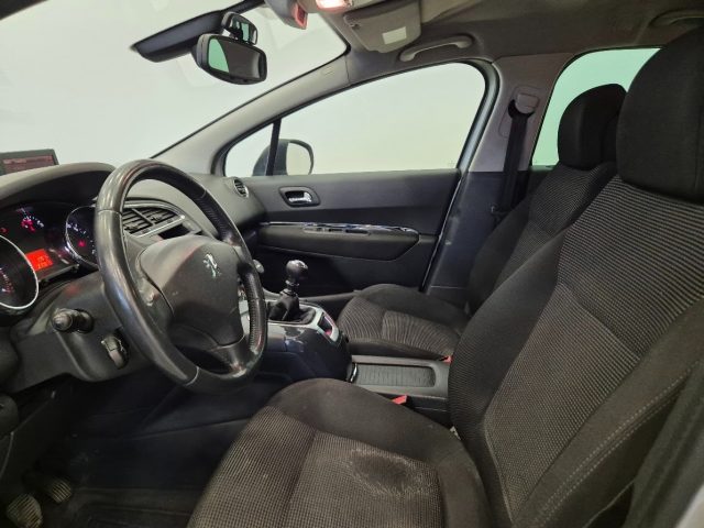 PEUGEOT 5008 usata, con Cerchi in lega