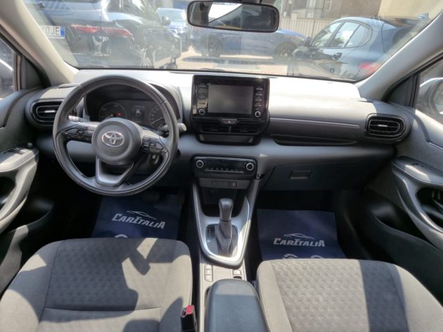 TOYOTA Yaris usata, con Bracciolo