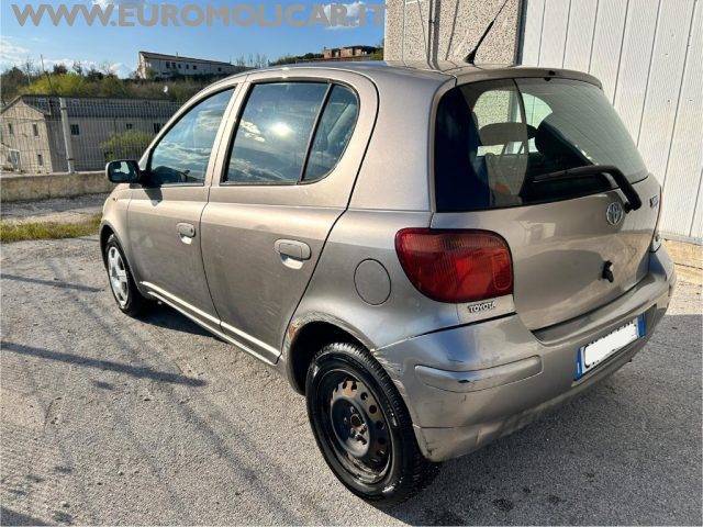 TOYOTA Yaris usata, con Autoradio