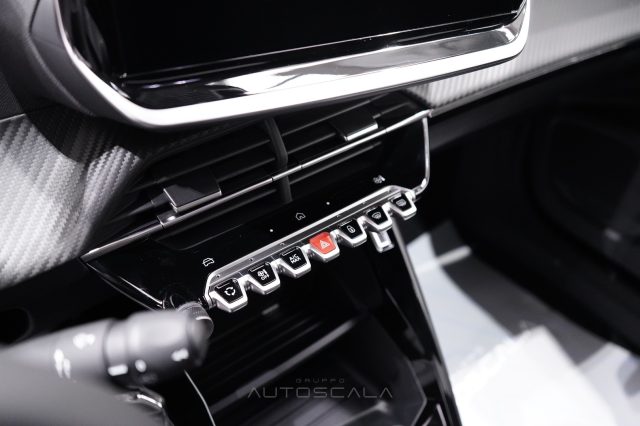 PEUGEOT 2008 usata, con USB