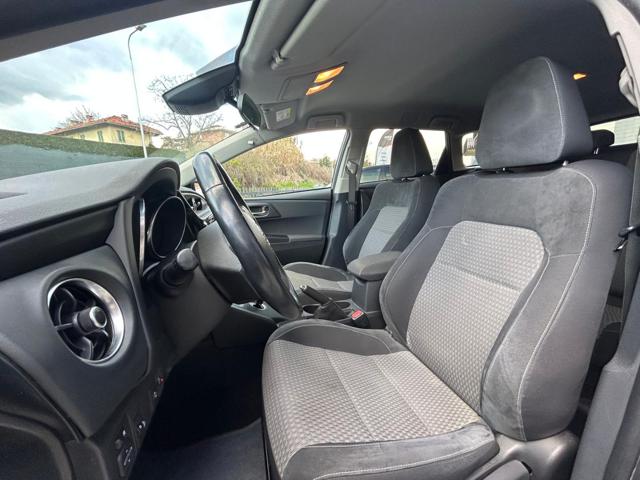 TOYOTA Auris Touring Sports usata, con Chiusura centralizzata