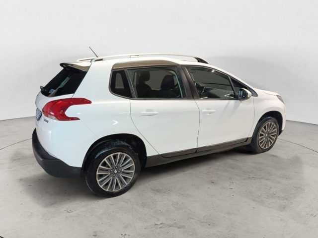 PEUGEOT 2008 usata, con Airbag