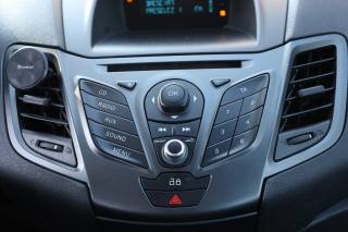 FORD Fiesta usata, con Bluetooth