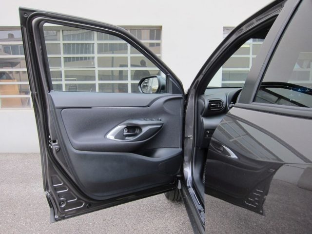 TOYOTA Yaris Cross usata, con Airbag posteriore