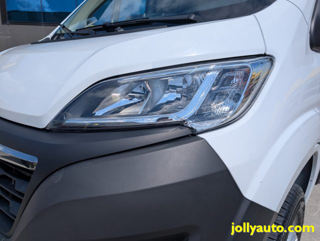 OPEL Movano usata, con USB