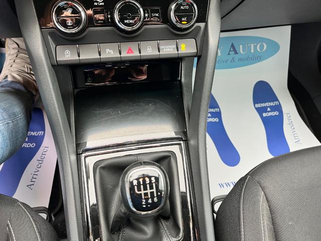 SKODA Karoq usata, con Alzacristalli elettrici