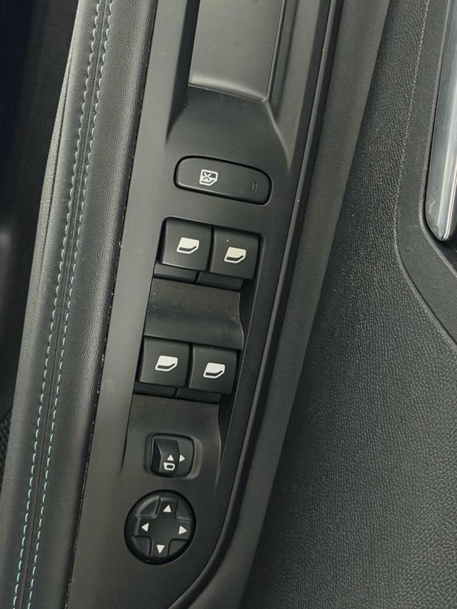 PEUGEOT 3008 usata, con Frenata d