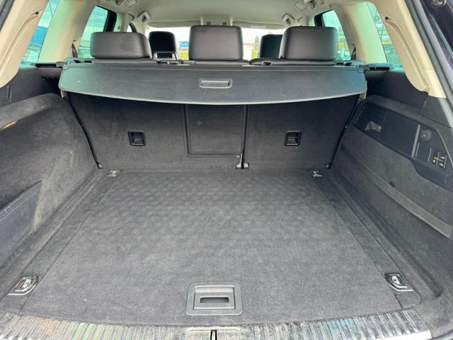 VOLKSWAGEN Touareg usata, con ESP