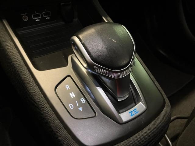 RENAULT ZOE usata, con Sensori di parcheggio posteriori