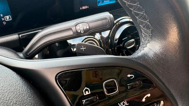 MERCEDES-BENZ GLA 200 usata, con Controllo elettronico della corsia