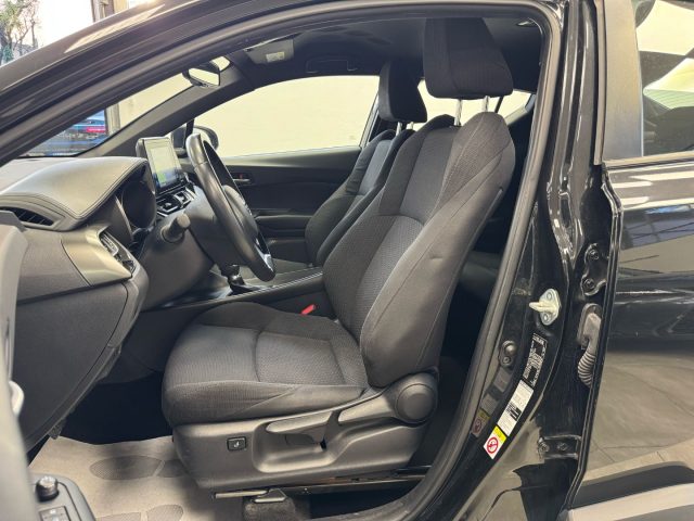TOYOTA C-HR usata, con Controllo automatico clima