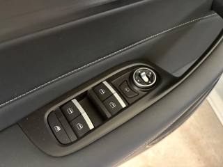 DR MOTOR DR 5.0 usata, con Vetri oscurati