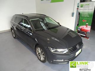 VOLKSWAGEN Passat Variant usata, con Servosterzo