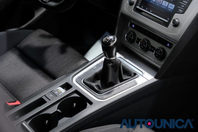 VOLKSWAGEN Passat Variant usata 57