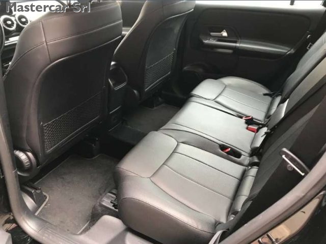 MERCEDES-BENZ GLB 200 usata, con Autoradio
