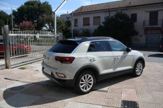 VOLKSWAGEN T-Roc usata, con Autoradio
