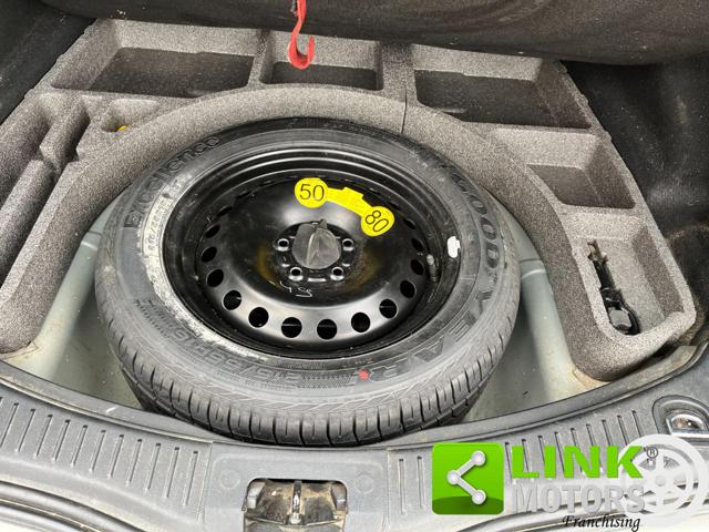 FORD Mondeo usata, con Hill holder