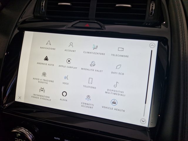 JAGUAR E-Pace usata, con Park Distance Control
