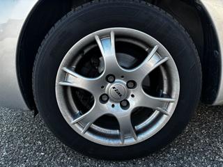 TOYOTA Yaris usata, con Autoradio